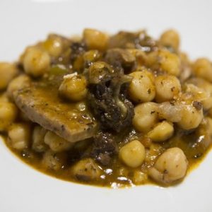 As Bodega Sepúlveda turns 65, our famous chickpeas are celebrated by Pau Arenós
